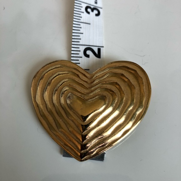 V I N T A G E  G O L D  H E A R T  B R O OC H - Picture 6 of 6